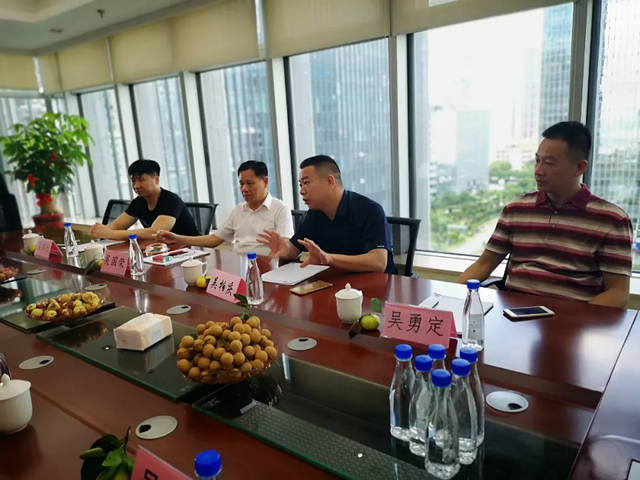 新加坡延陵吳氏總會會長吳佶財夫婦蒞臨蟻族網交流指導